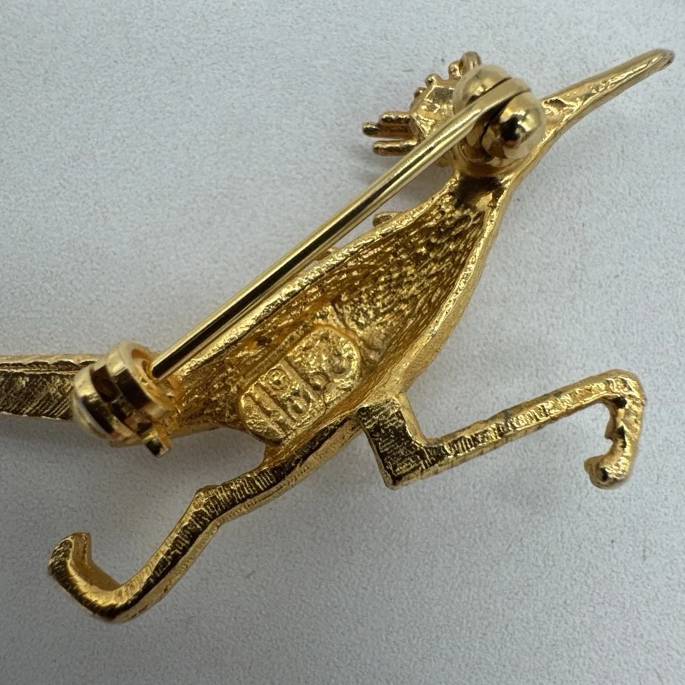 Vintage Signed HOBE southwest Roadrunner Bird Ruby Red Eye Gold-tone Brooch Pin